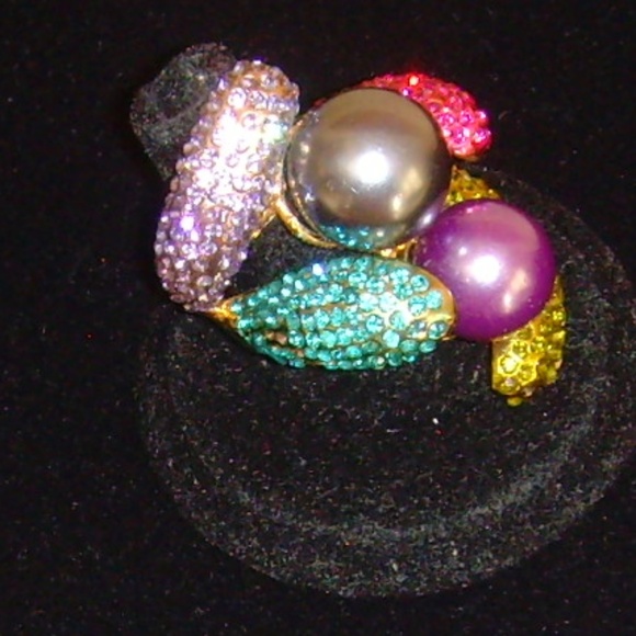 Multi-Colored Rhinestone and Faux Pear Cocktail Ring 5. 1/2 - Picture 12 of 14